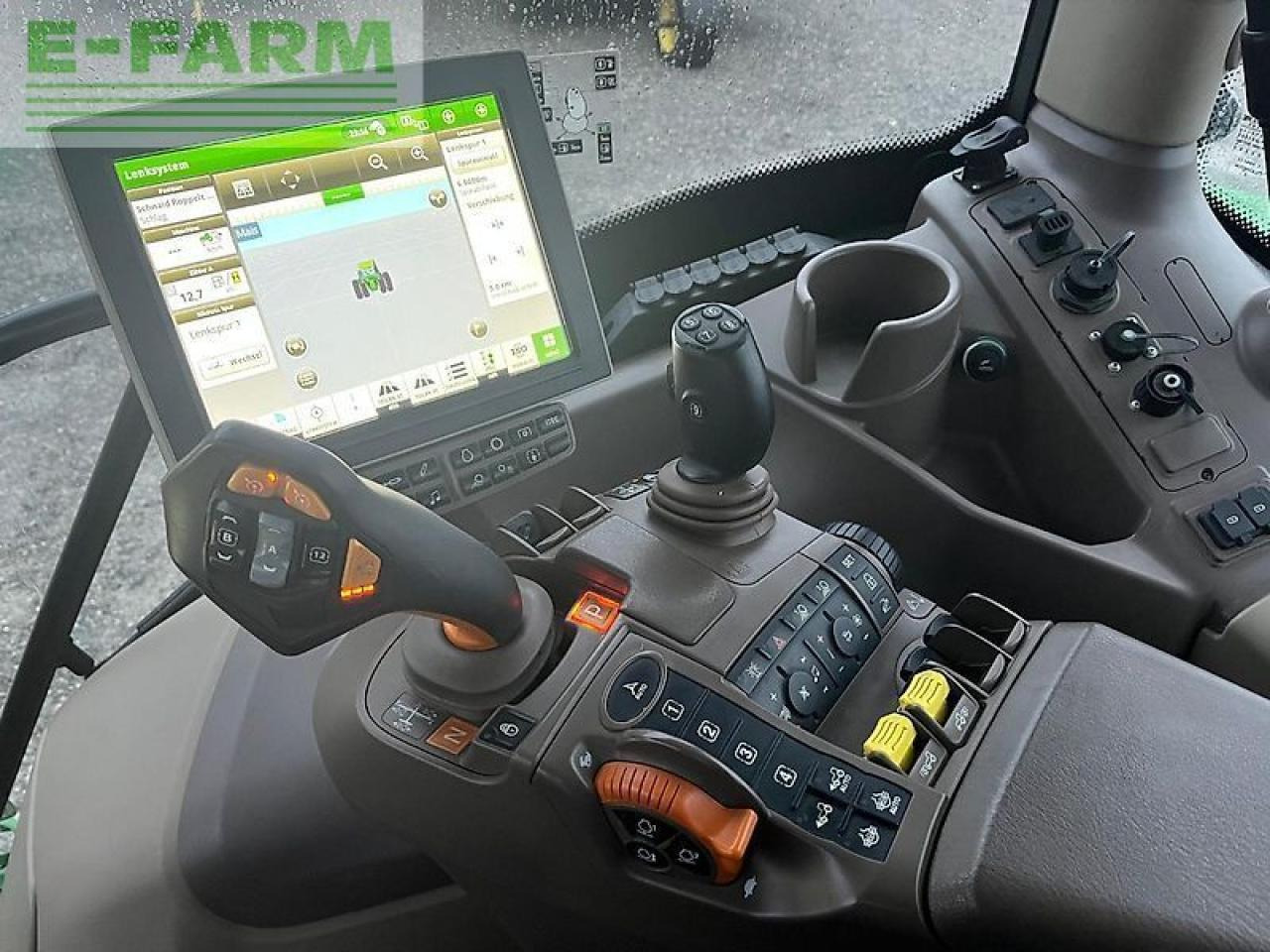 Трактор John Deere 6155r: слика 18