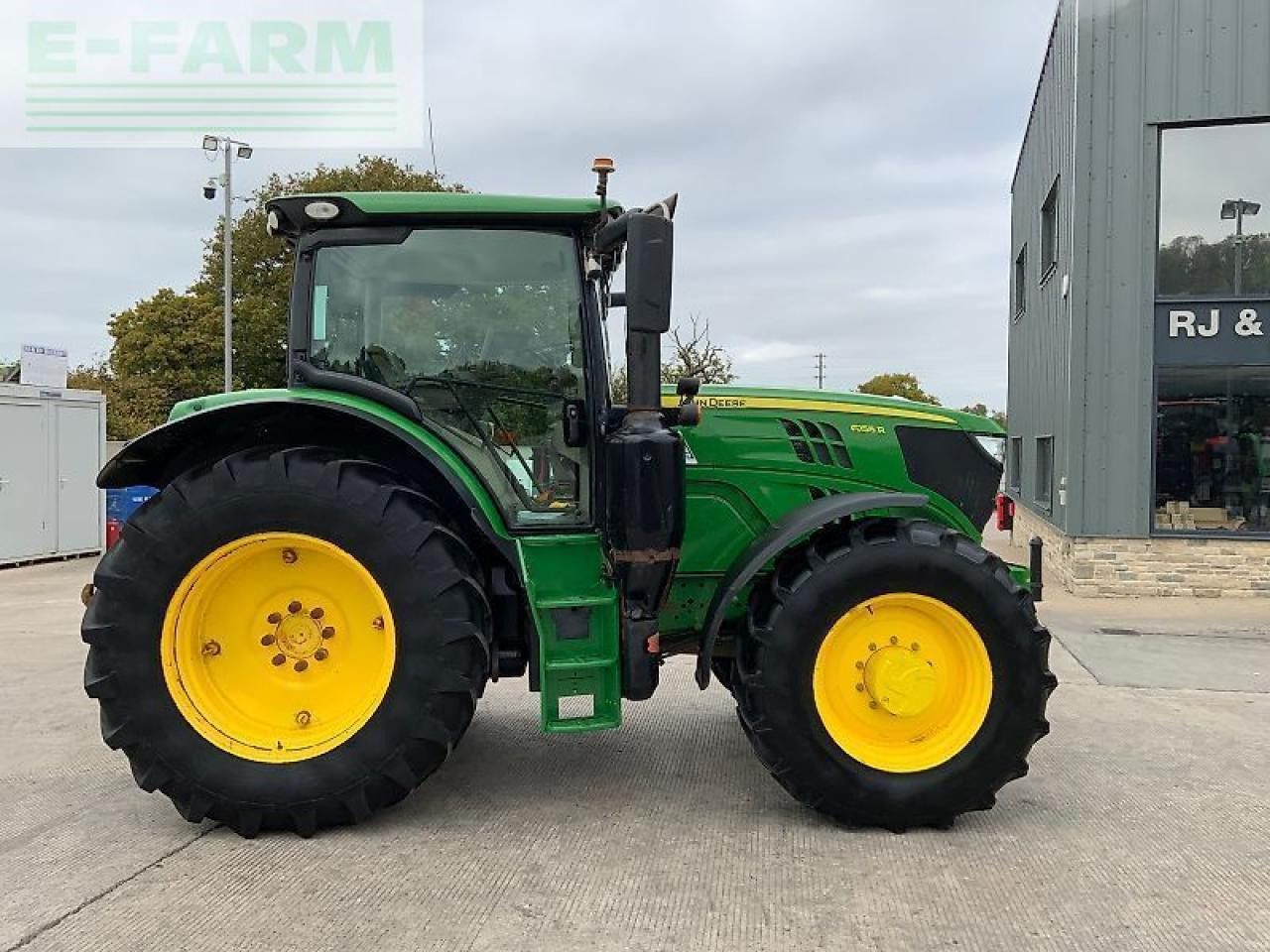 John Deere 6155r tractor (st24081) - Трактор: слика 1 John Deere 6155r tractor (st24081) - Трактор: слика 1
