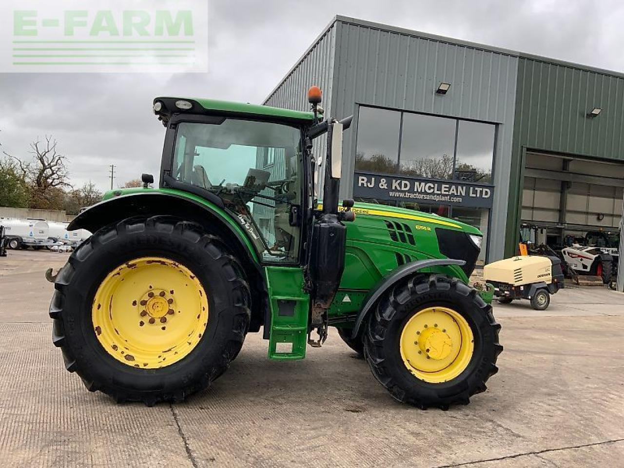 John Deere 6155r tractor (st25016) - Трактор: слика 2 John Deere 6155r tractor (st25016) - Трактор: слика 2