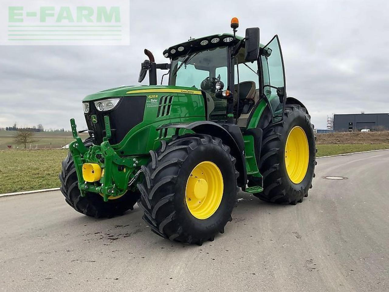 John Deere 6215 r - Трактор: слика 1 John Deere 6215 r - Трактор: слика 1
