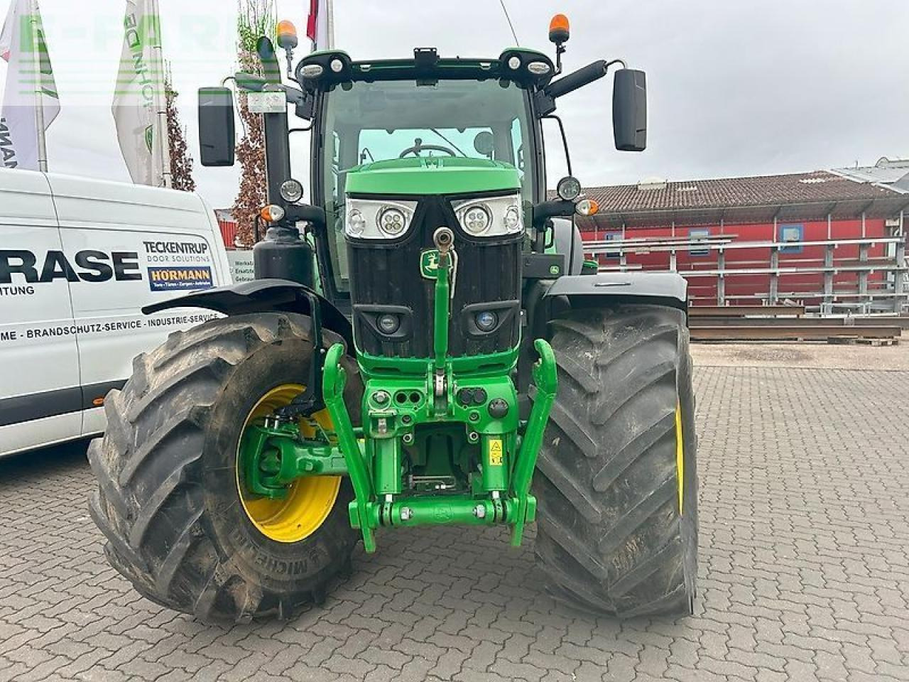 John Deere 6215r - Трактор: слика 2 John Deere 6215r - Трактор: слика 2