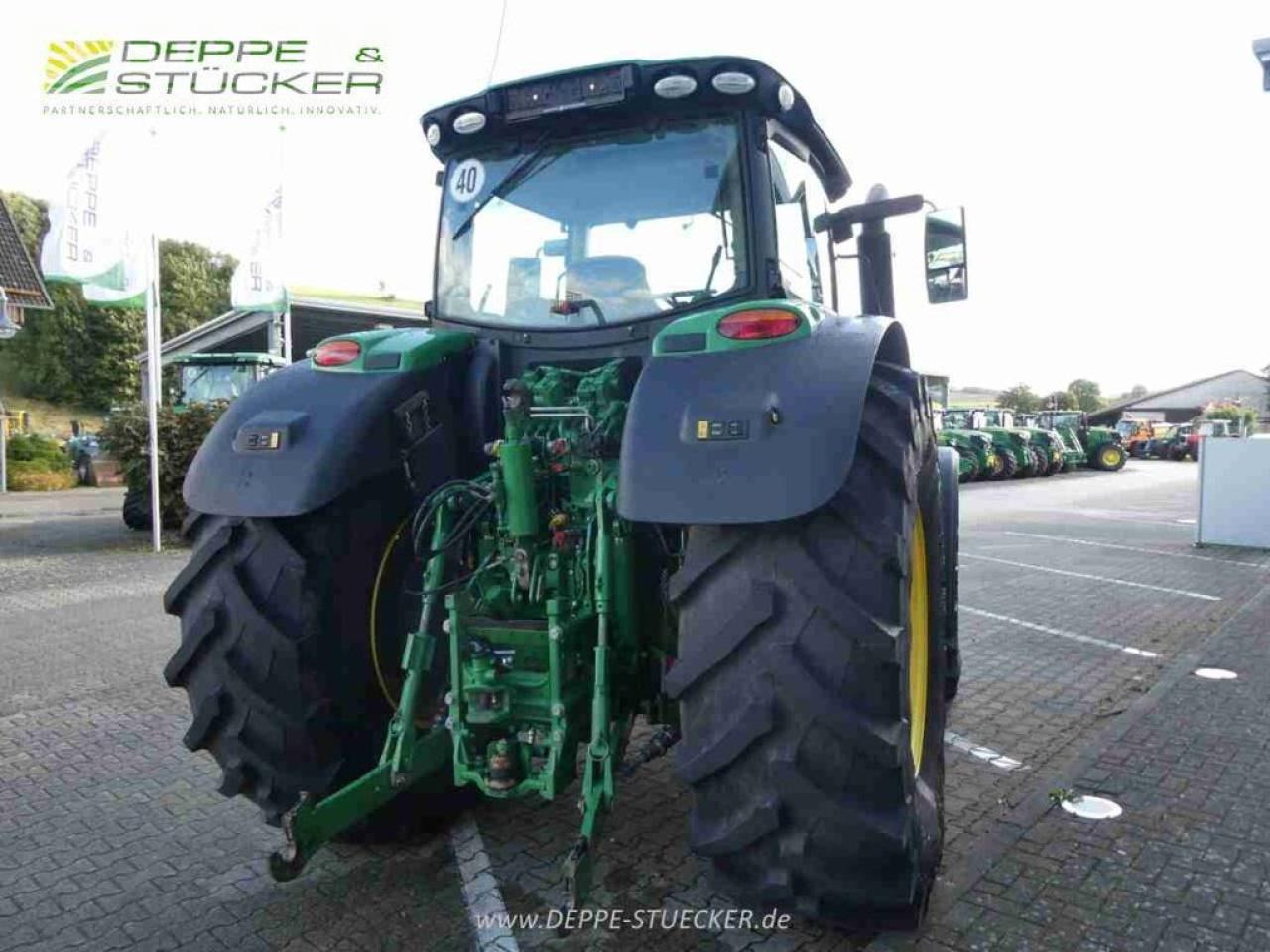 Трактор John Deere 6215r: слика 6 Трактор John Deere 6215r: слика 6