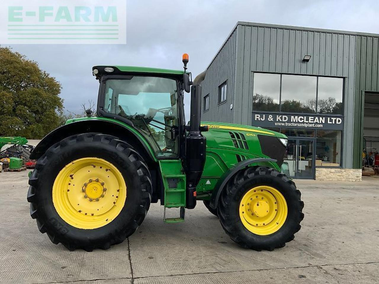 John Deere 6215r tractor (st24594) - Трактор: слика 1 John Deere 6215r tractor (st24594) - Трактор: слика 1