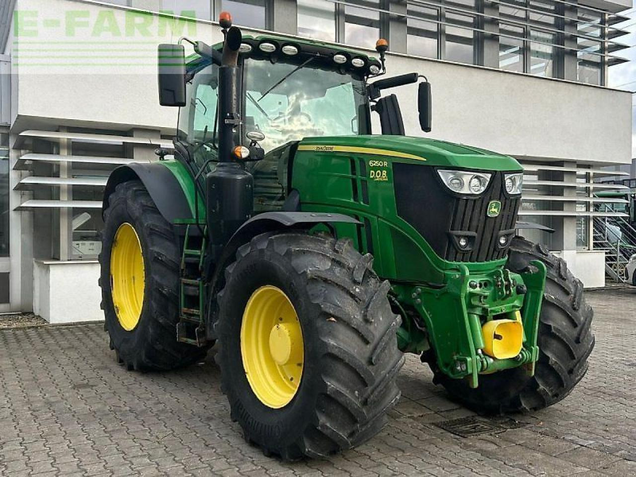 John Deere 6250r - Трактор: слика 3 John Deere 6250r - Трактор: слика 3
