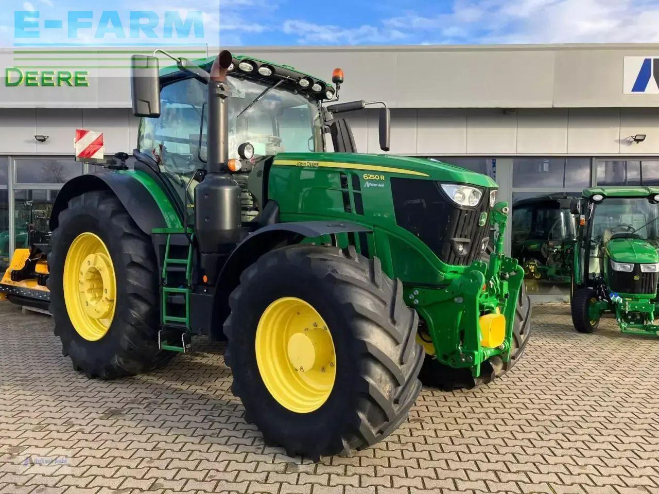 John Deere 6250r - Трактор: слика 1 John Deere 6250r - Трактор: слика 1