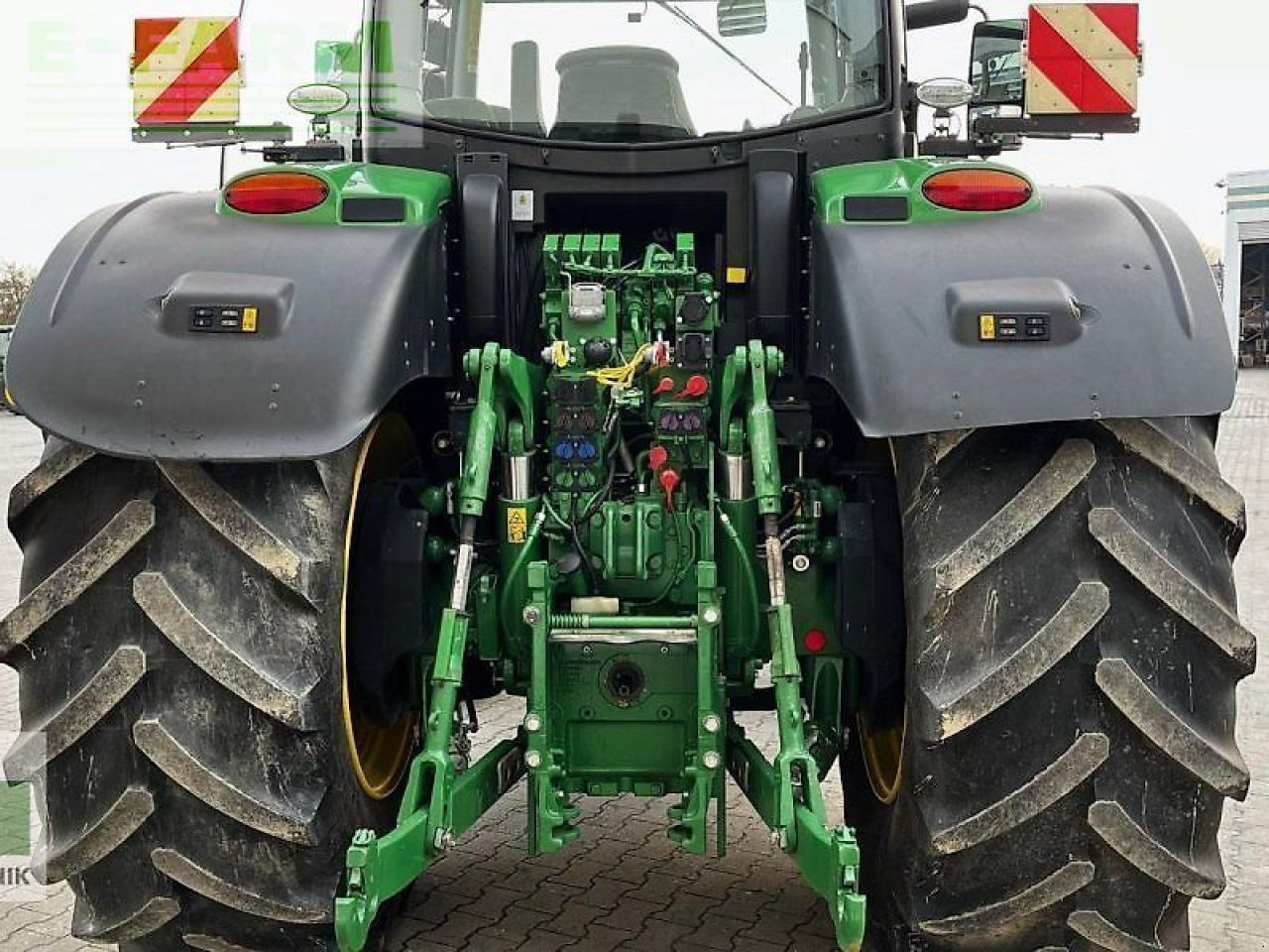 Трактор John Deere 6250r: слика 10