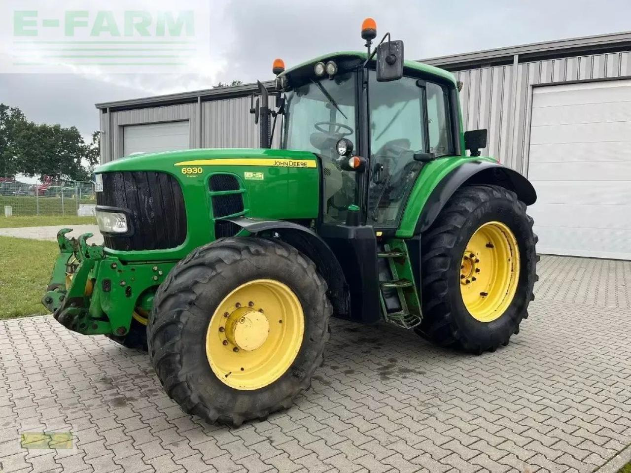 John Deere 6930 premium - Трактор: слика 1 John Deere 6930 premium - Трактор: слика 1