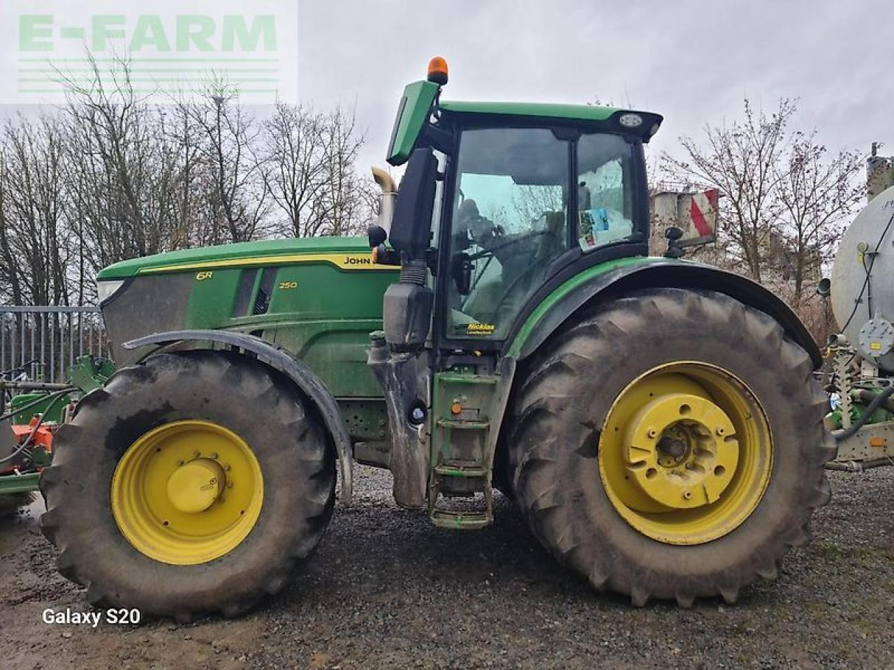 John Deere 6r 250 - command pro - Трактор: слика 1 John Deere 6r 250 - command pro - Трактор: слика 1