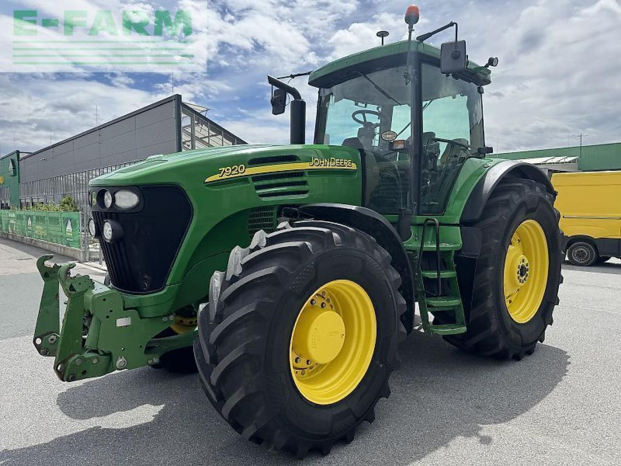 John Deere 7920 - Трактор: слика 1 John Deere 7920 - Трактор: слика 1
