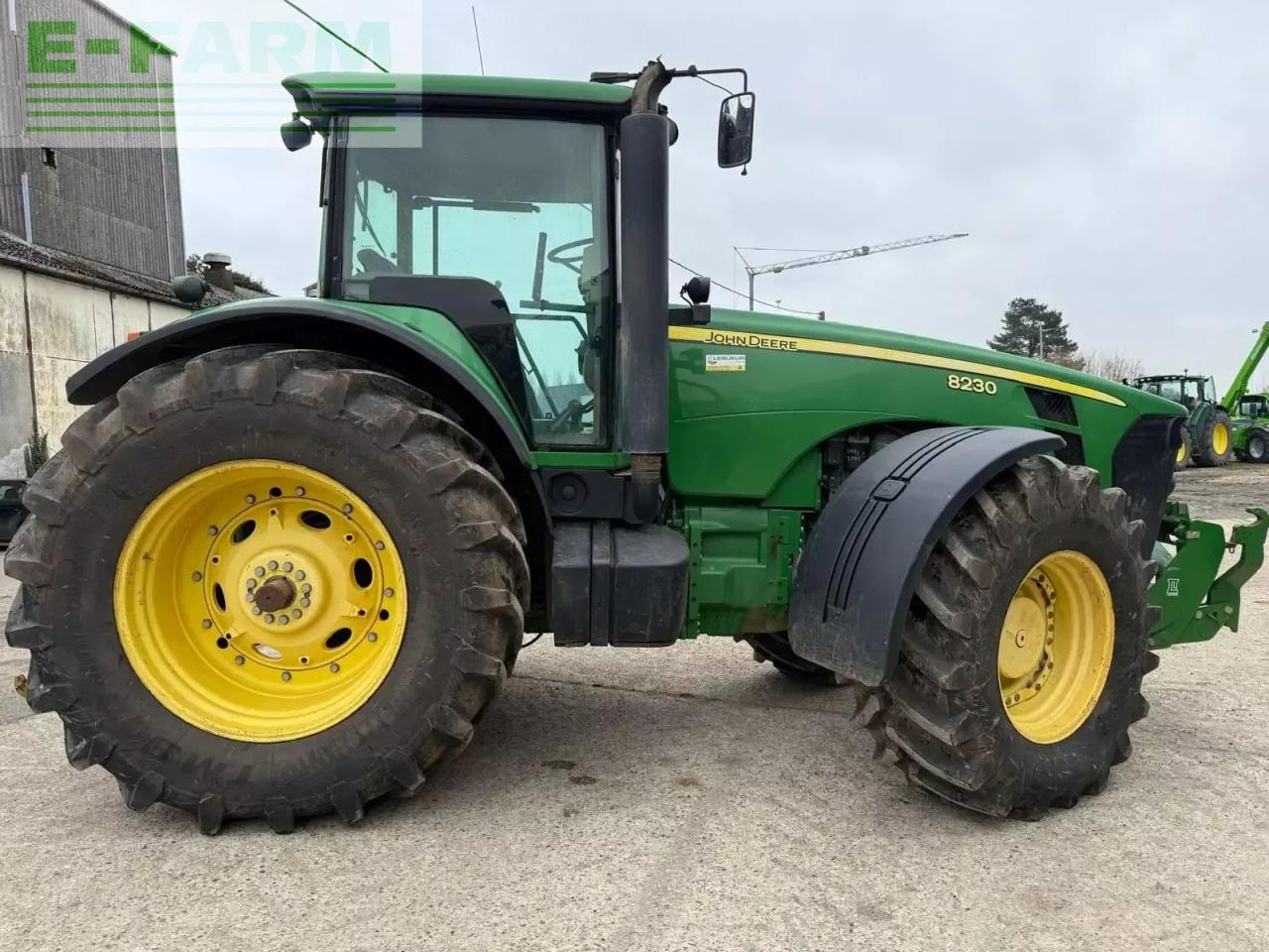 John Deere 8230 - Трактор: слика 1 John Deere 8230 - Трактор: слика 1