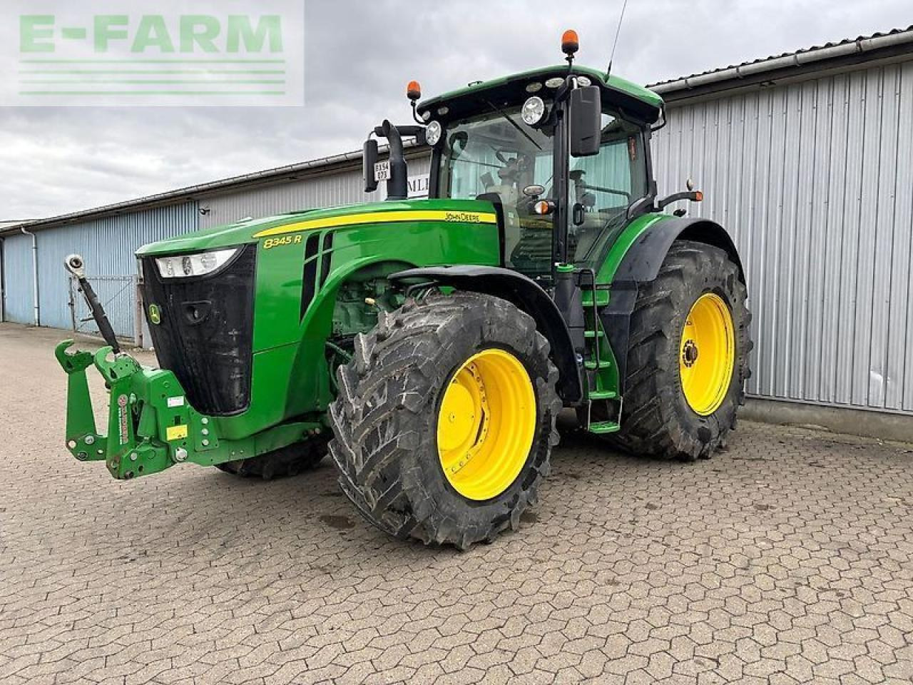 Трактор John Deere 8345r: слика 10