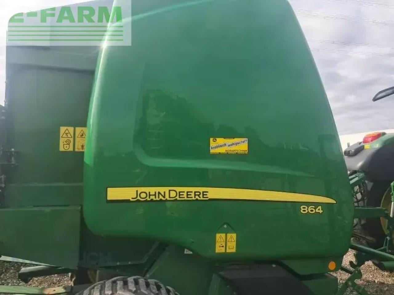John Deere 864 premium - Балирка за квадратни бали: слика 1 John Deere 864 premium - Балирка за квадратни бали: слика 1