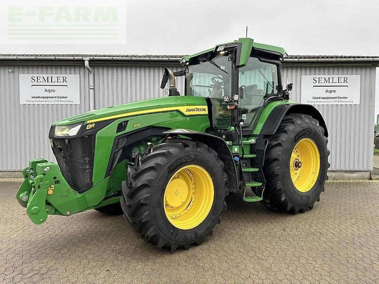 John Deere 8r 370 - Трактор: слика 1 John Deere 8r 370 - Трактор: слика 1