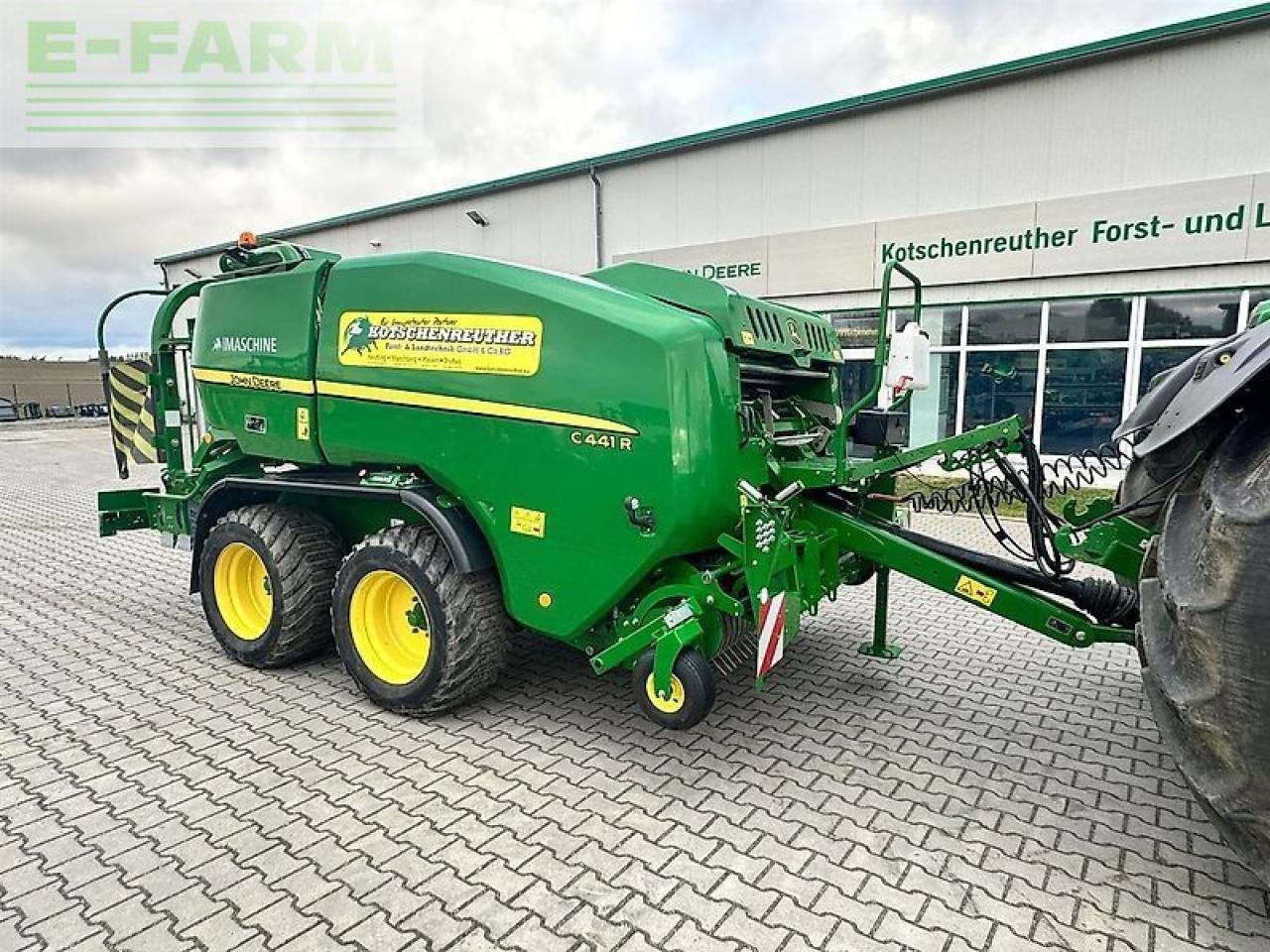 John Deere c441r - Балирка за квадратни бали: слика 1 John Deere c441r - Балирка за квадратни бали: слика 1