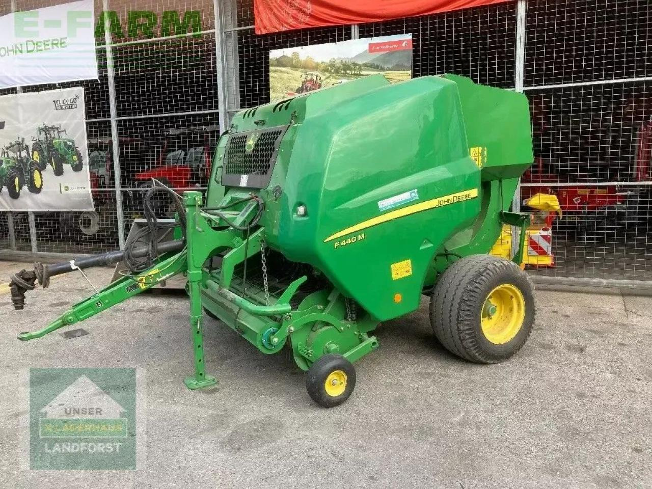 John Deere f440m - Балирка за квадратни бали: слика 1 John Deere f440m - Балирка за квадратни бали: слика 1