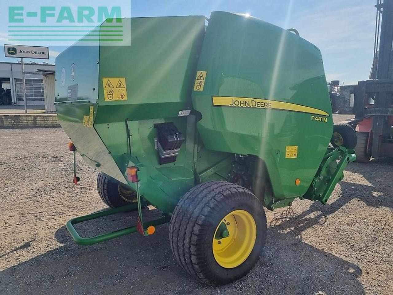 John Deere f441m - Балирка за квадратни бали: слика 5 John Deere f441m - Балирка за квадратни бали: слика 5