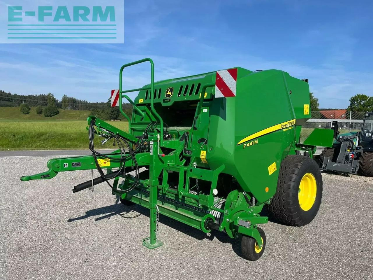 John Deere f441m - Балирка за квадратни бали: слика 1 John Deere f441m - Балирка за квадратни бали: слика 1