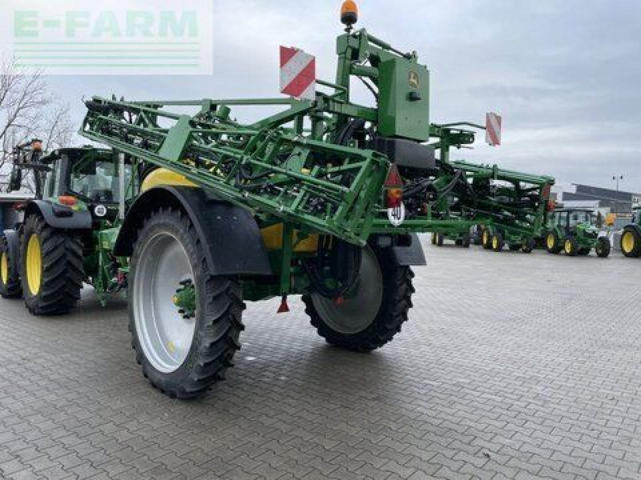 John Deere r 732i - Стазен распрскувач: слика 5 John Deere r 732i - Стазен распрскувач: слика 5