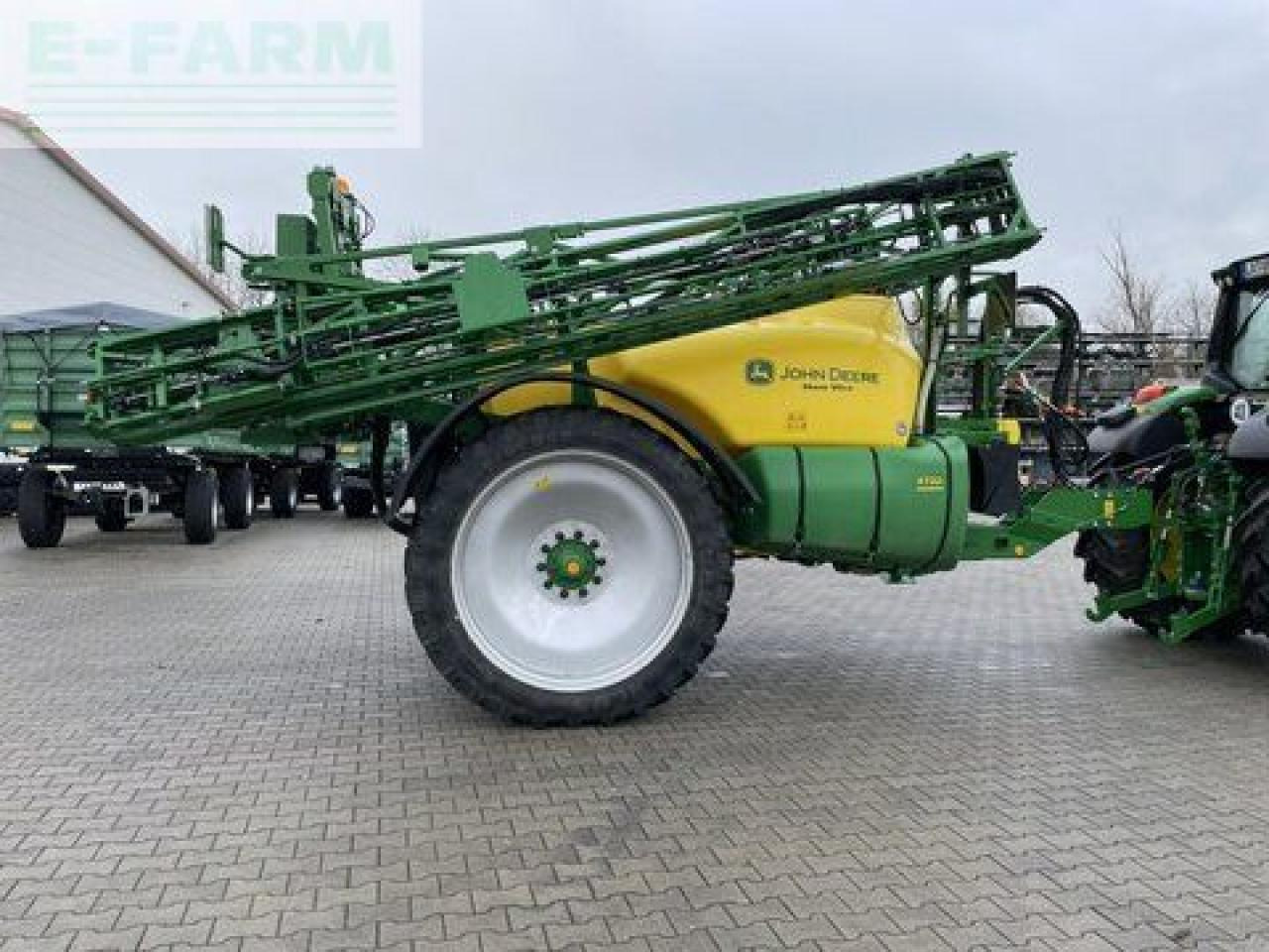 John Deere r 732i - Стазен распрскувач: слика 2 John Deere r 732i - Стазен распрскувач: слика 2