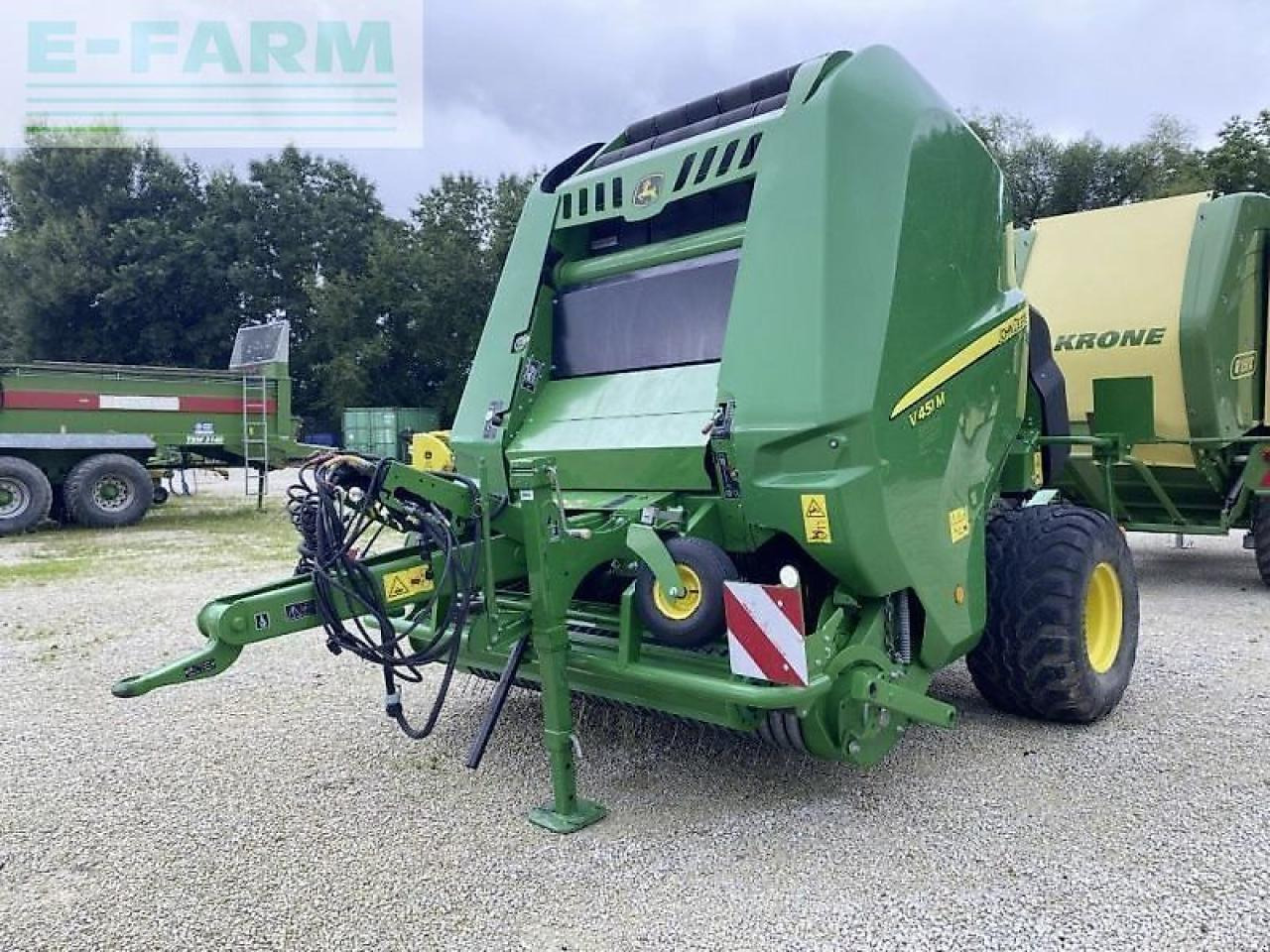 John Deere v 451 pm - Балирка за квадратни бали: слика 2 John Deere v 451 pm - Балирка за квадратни бали: слика 2
