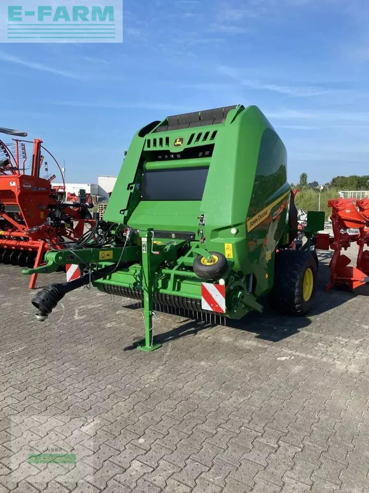 John Deere v451 m - Балирка за квадратни бали: слика 1 John Deere v451 m - Балирка за квадратни бали: слика 1