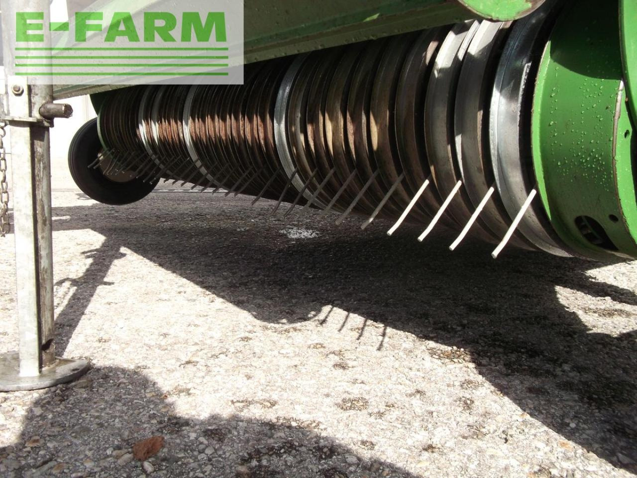 Krone combi pack 1500 v multi cut - Балирка за квадратни бали: слика 3 Krone combi pack 1500 v multi cut - Балирка за квадратни бали: слика 3