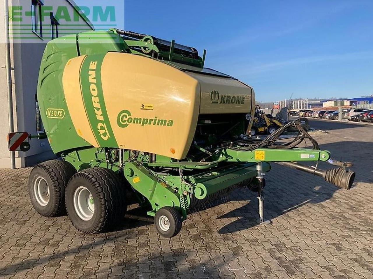 Krone comprima v 210 xc - Балирка за квадратни бали: слика 1 Krone comprima v 210 xc - Балирка за квадратни бали: слика 1