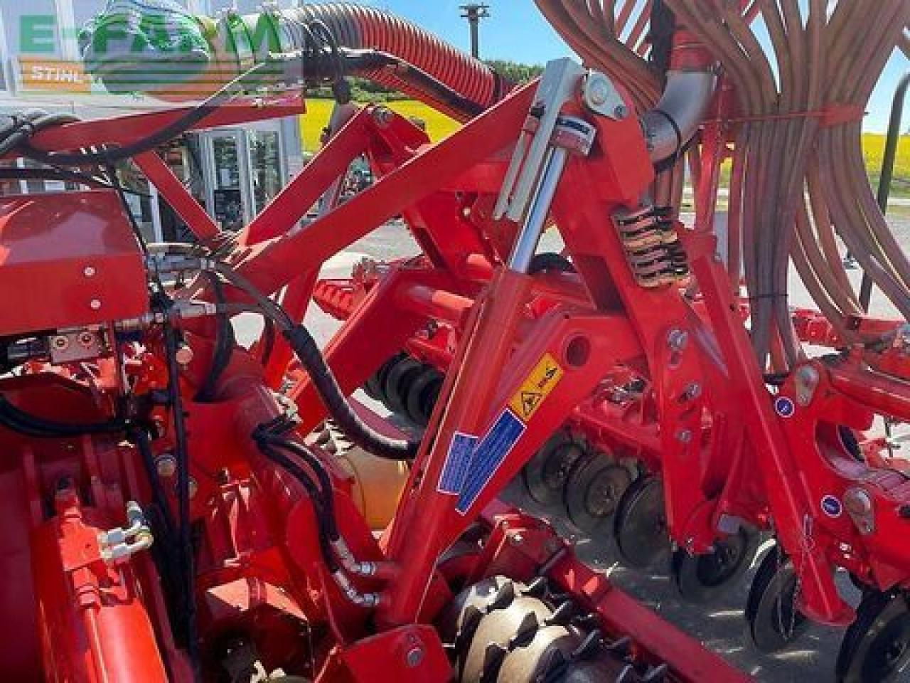 Kuhn drillkombi btf 5000 r mit fronttank und kreisele - Семенска дупчалка: слика 3 Kuhn drillkombi btf 5000 r mit fronttank und kreisele - Семенска дупчалка: слика 3