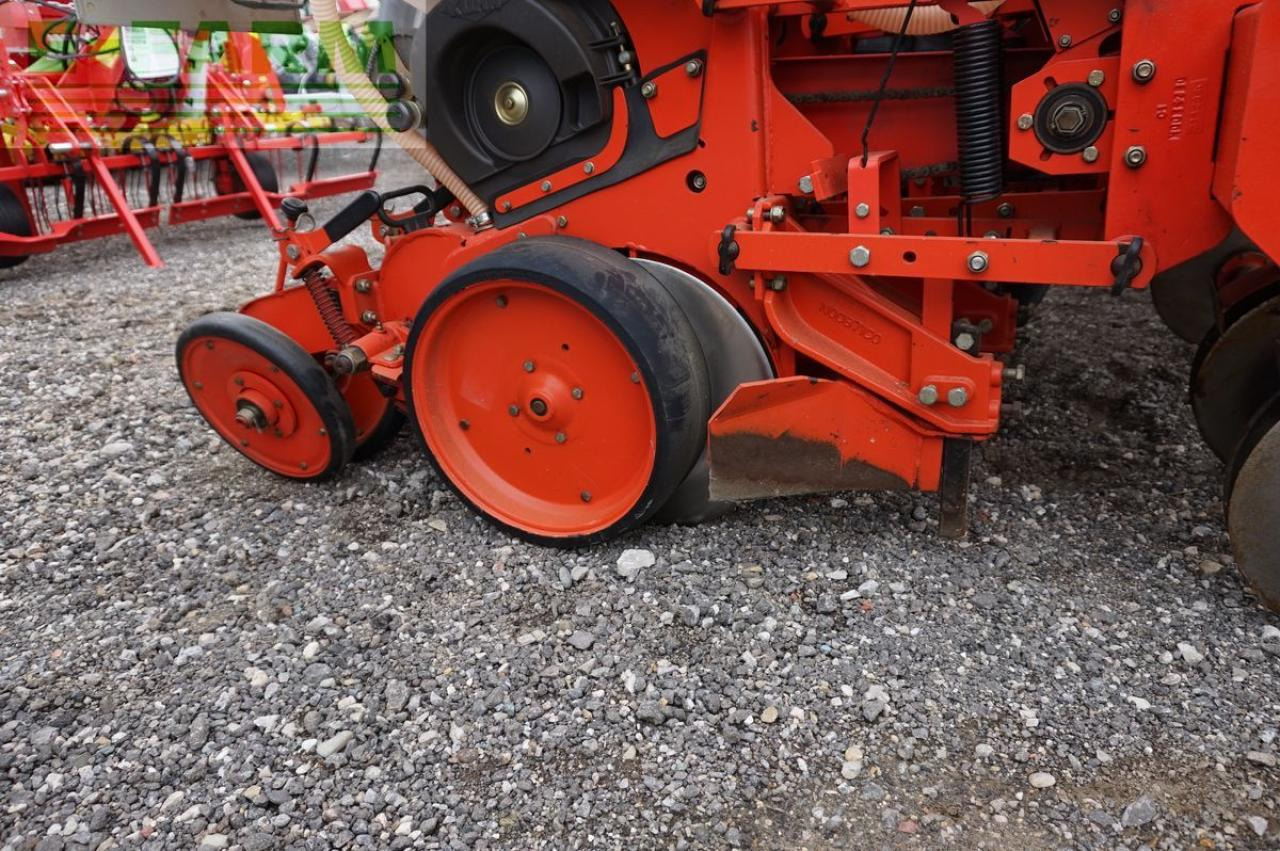 Kuhn maxima gt 6rhg - Прецизна машина за сеење: слика 5 Kuhn maxima gt 6rhg - Прецизна машина за сеење: слика 5