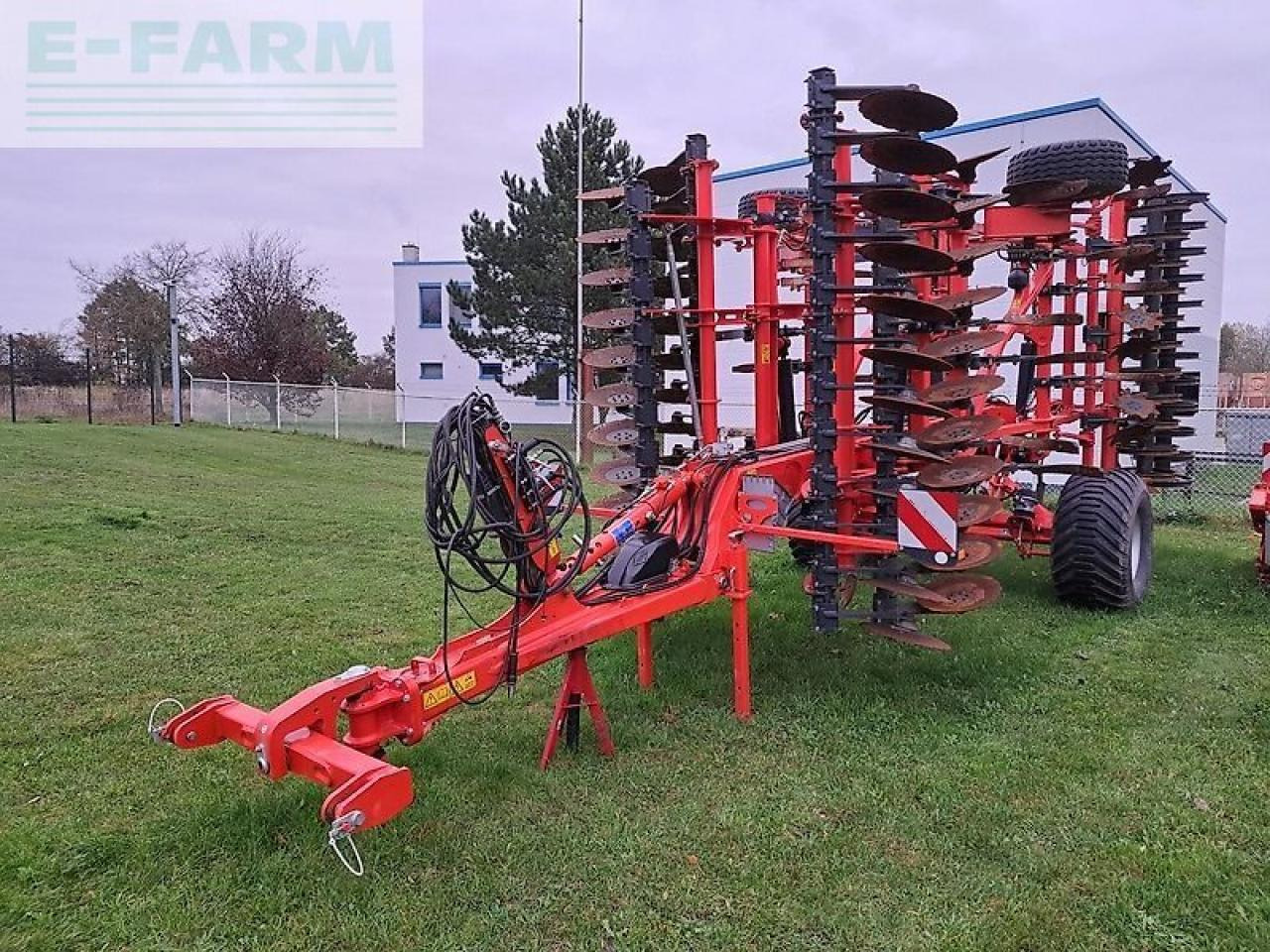 Kuhn performer 6000 - Комбајнска семенска дупчалка: слика 1 Kuhn performer 6000 - Комбајнска семенска дупчалка: слика 1