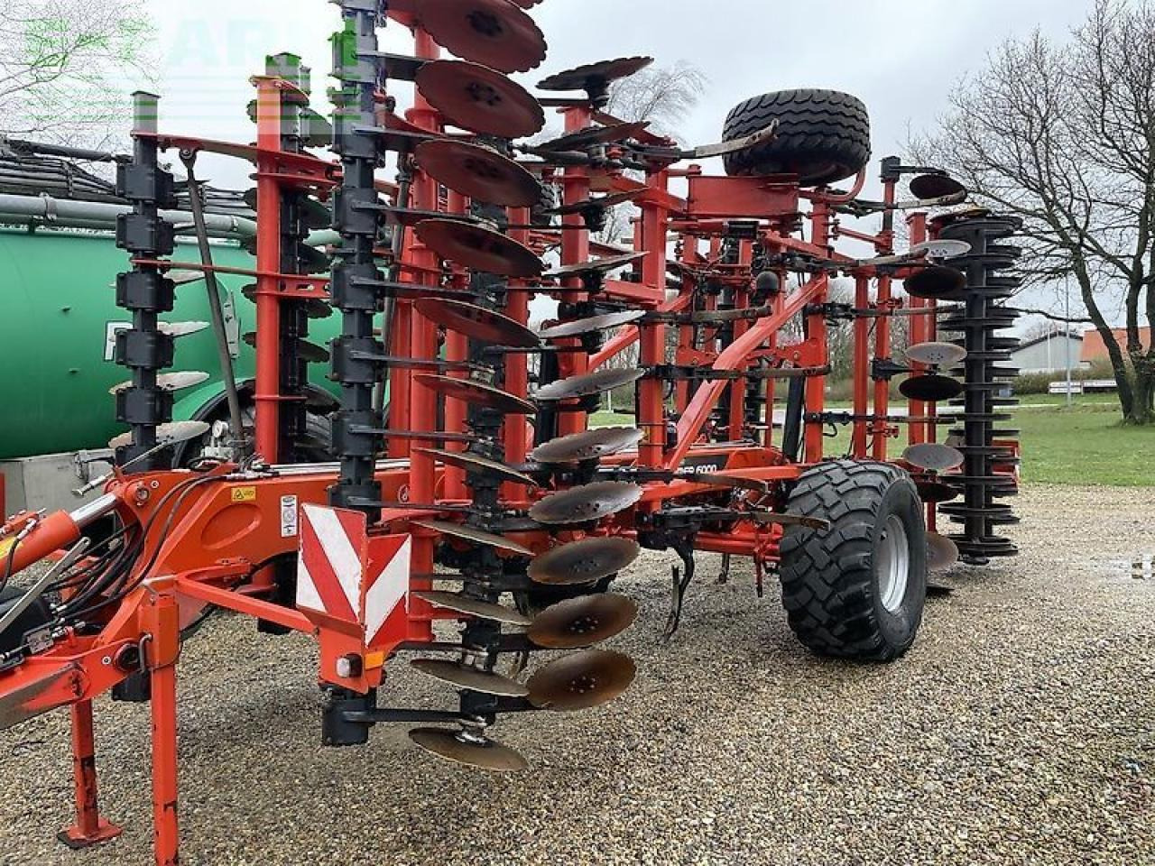 Kuhn performer 6000 - Комбајнска семенска дупчалка: слика 1 Kuhn performer 6000 - Комбајнска семенска дупчалка: слика 1