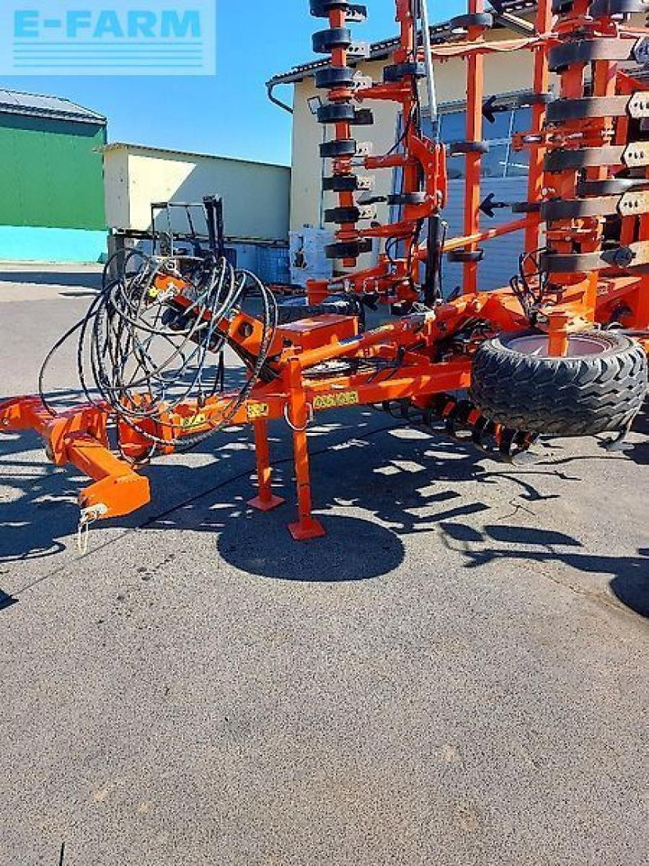 Kuhn prolander 7500 mit upgrade der zusätzl. stützrad - Комбајнска семенска дупчалка: слика 3 Kuhn prolander 7500 mit upgrade der zusätzl. stützrad - Комбајнска семенска дупчалка: слика 3