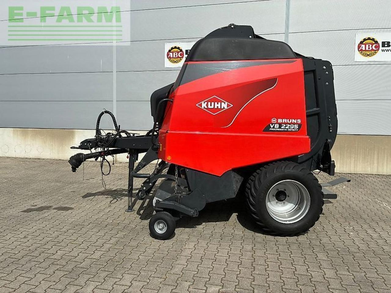 Kuhn vb 2295 oc 23 - Балирка за квадратни бали: слика 2 Kuhn vb 2295 oc 23 - Балирка за квадратни бали: слика 2