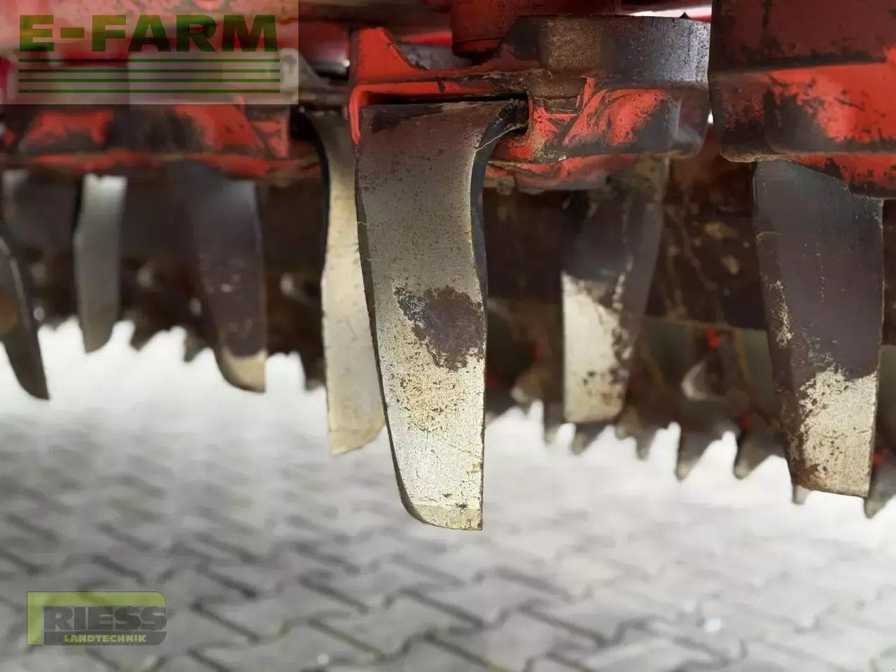 Kuhn venta al 302 24 + hr 3004 d - Комбајнска семенска дупчалка: слика 5 Kuhn venta al 302 24 + hr 3004 d - Комбајнска семенска дупчалка: слика 5