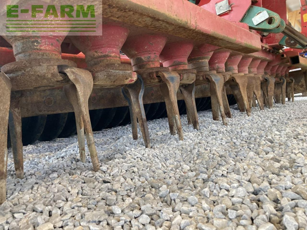 Kverneland ngs 101 mit kuhn venta lc 4000 - Комбајнска семенска дупчалка: слика 2 Kverneland ngs 101 mit kuhn venta lc 4000 - Комбајнска семенска дупчалка: слика 2