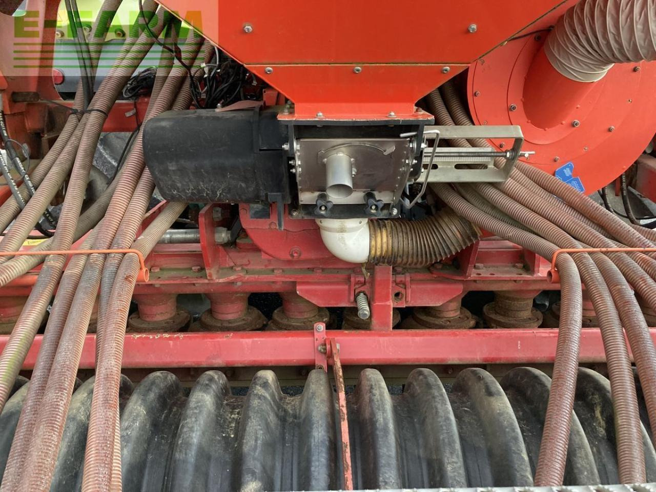 Kverneland ngs 101 mit kuhn venta lc 4000 - Комбајнска семенска дупчалка: слика 5 Kverneland ngs 101 mit kuhn venta lc 4000 - Комбајнска семенска дупчалка: слика 5