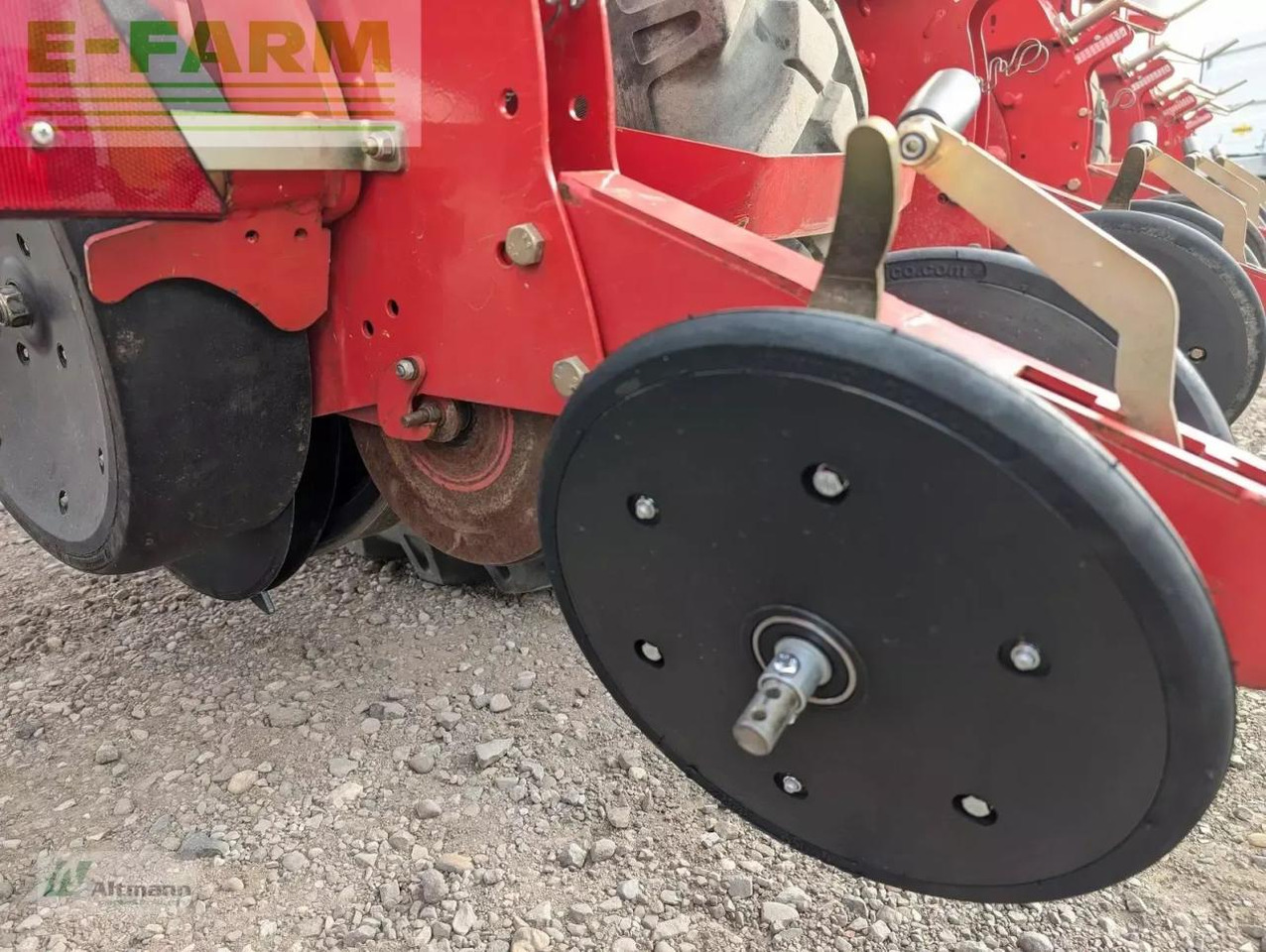 Kverneland optima tf profi 8reihig, mikrogranulatstreuer - Прецизна машина за сеење: слика 5 Kverneland optima tf profi 8reihig, mikrogranulatstreuer - Прецизна машина за сеење: слика 5