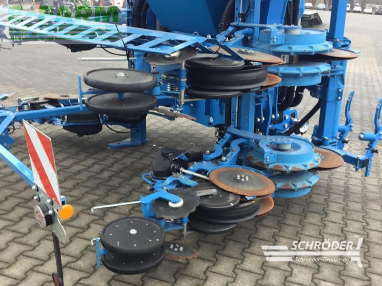 Lemken azurit 9 | demomaschine | nur 131 hektar - Прецизна машина за сеење: слика 3 Lemken azurit 9 | demomaschine | nur 131 hektar - Прецизна машина за сеење: слика 3