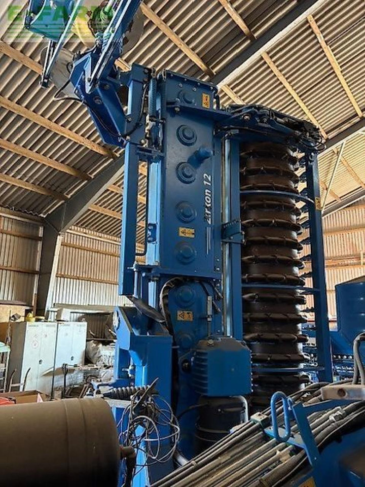 Lemken solitär 9/600 ka - ds 125 mit zirkon 12/600 ka - Семенска дупчалка: слика 5 Lemken solitär 9/600 ka - ds 125 mit zirkon 12/600 ka - Семенска дупчалка: слика 5