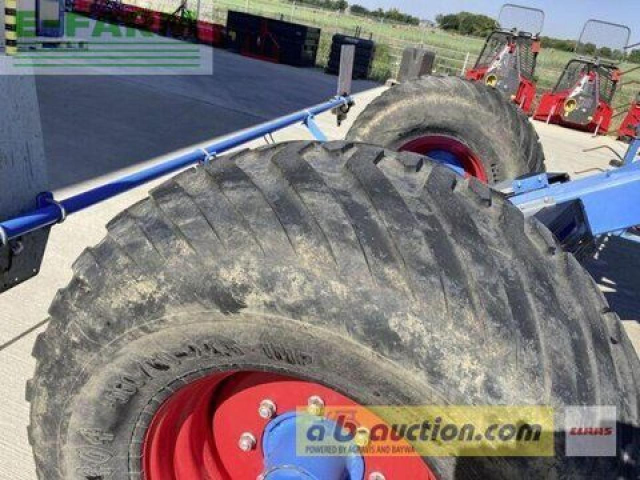 Lemken zirkon 12 mit fahrwerk - Ситнач со дискови: слика 4 Lemken zirkon 12 mit fahrwerk - Ситнач со дискови: слика 4