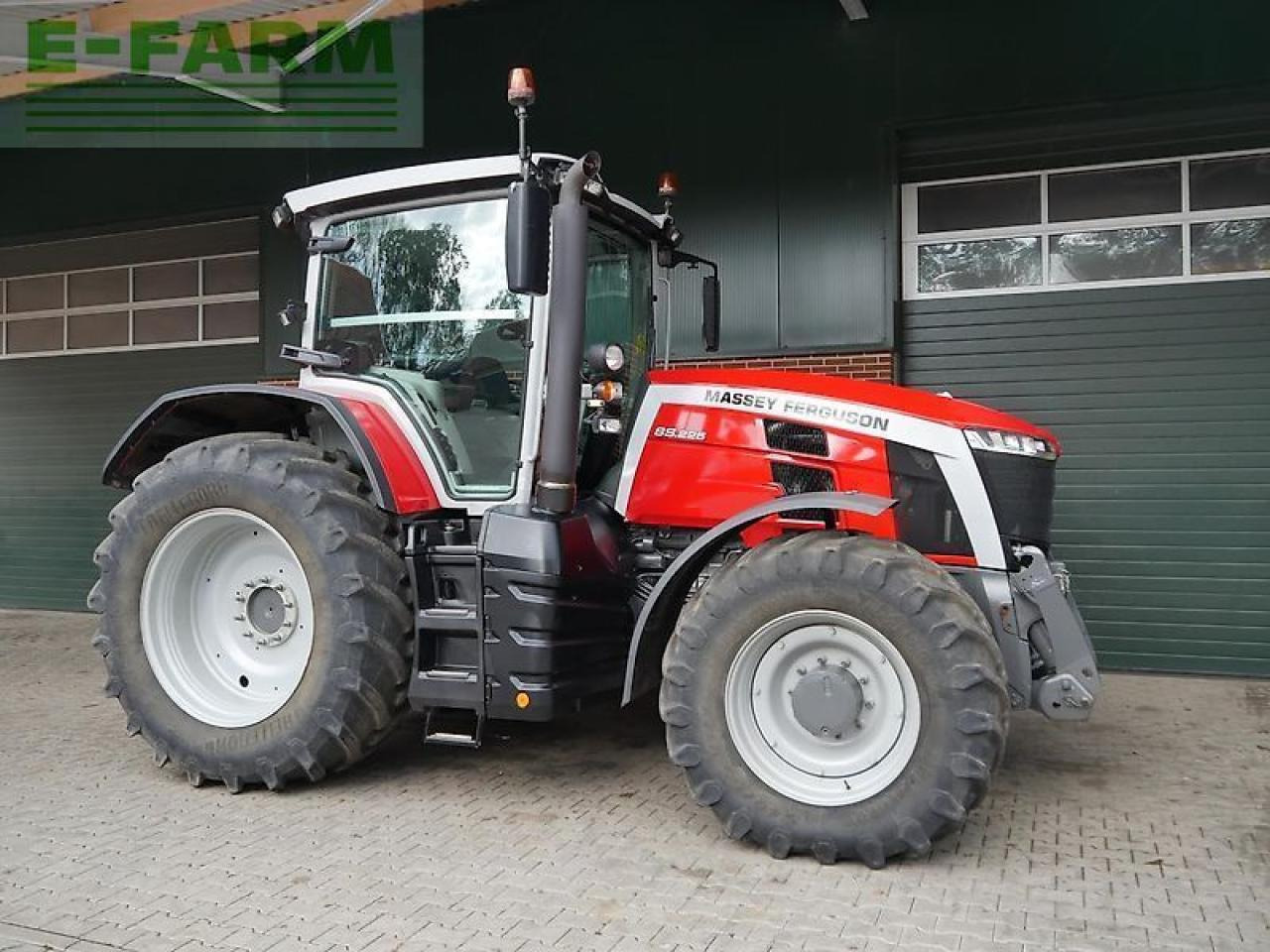 Massey Ferguson 8s.225 dyna-7 - Трактор: слика 1 Massey Ferguson 8s.225 dyna-7 - Трактор: слика 1