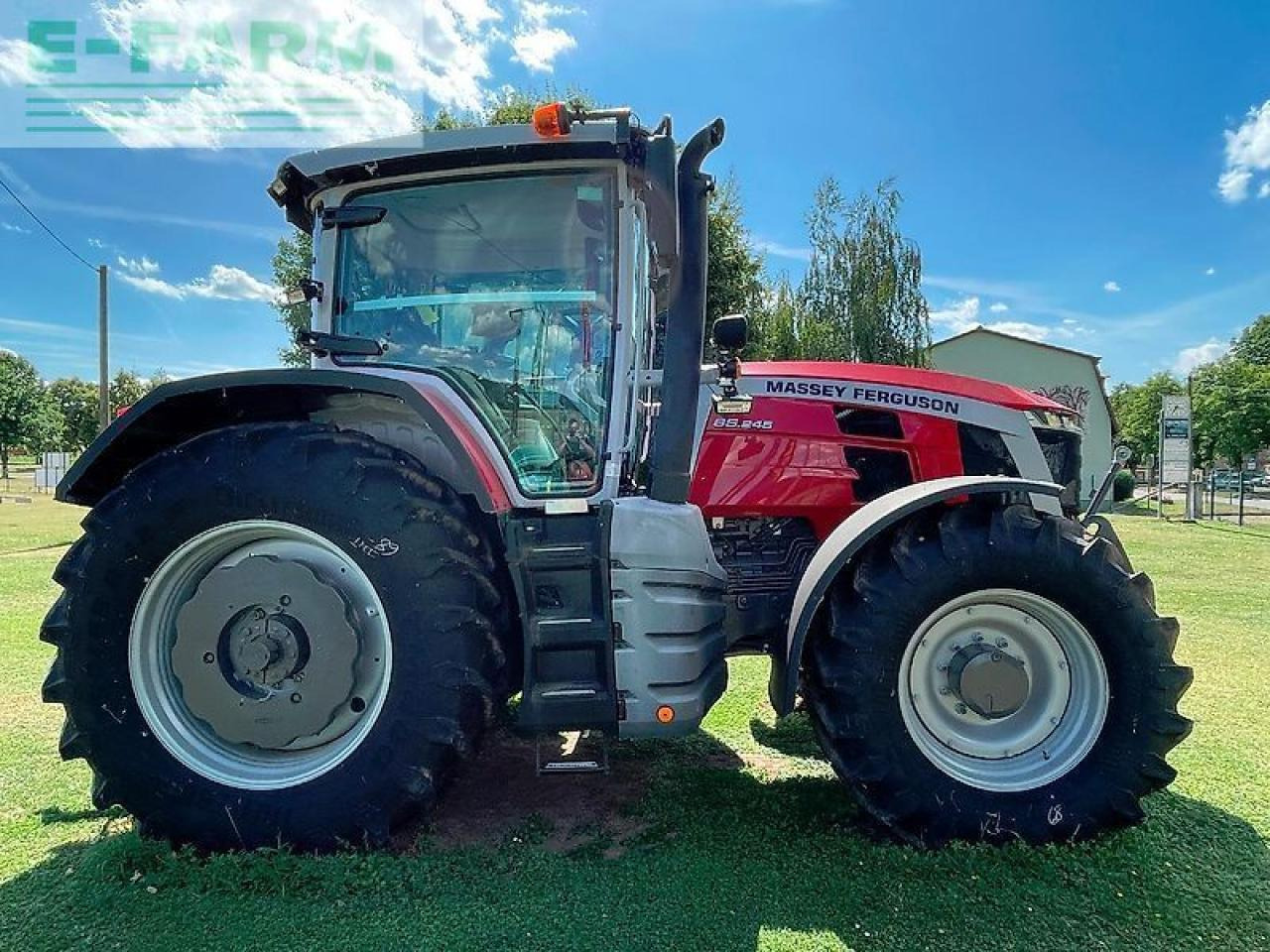 Massey Ferguson 8s.245 dyna-7 exclusive Exclusive - Трактор: слика 3 Massey Ferguson 8s.245 dyna-7 exclusive Exclusive - Трактор: слика 3