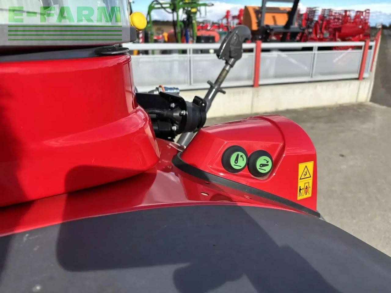 Трактор Massey Ferguson mf 3fr.95 kabine: слика 10