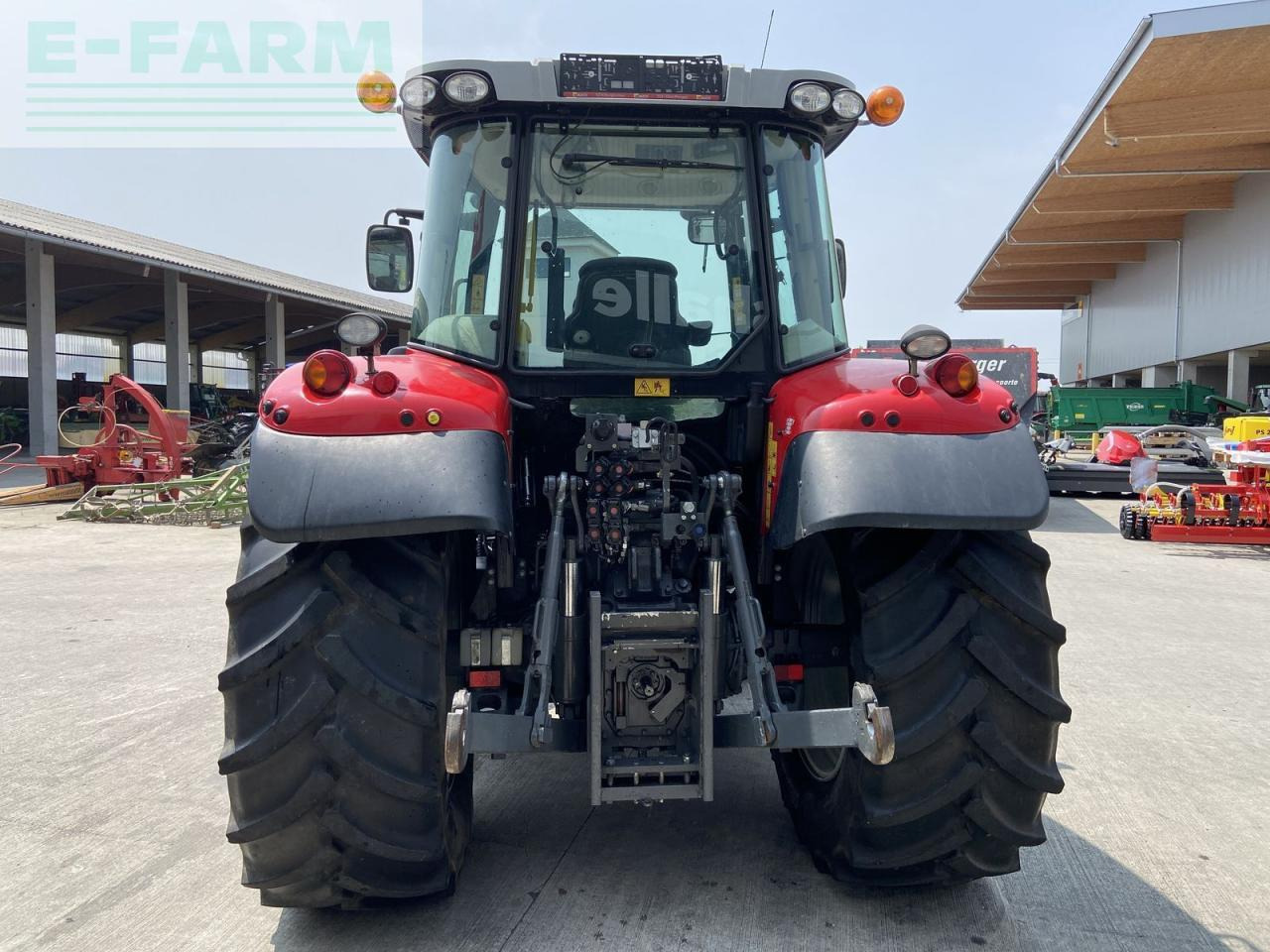 Massey Ferguson mf 5610 dyna-4 essential Essential - Трактор: слика 4 Massey Ferguson mf 5610 dyna-4 essential Essential - Трактор: слика 4