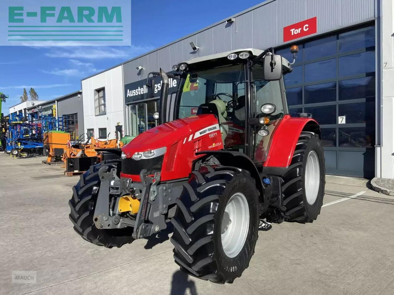 Massey Ferguson mf 5611 dyna-4 essential Essential - Трактор: слика 1 Massey Ferguson mf 5611 dyna-4 essential Essential - Трактор: слика 1