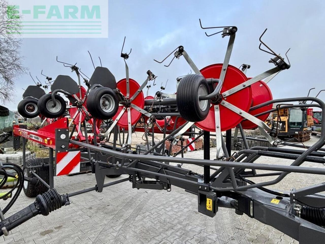 Massey Ferguson td 1310 x trc, wie neu ! - Превртувач и гребло: слика 4 Massey Ferguson td 1310 x trc, wie neu ! - Превртувач и гребло: слика 4