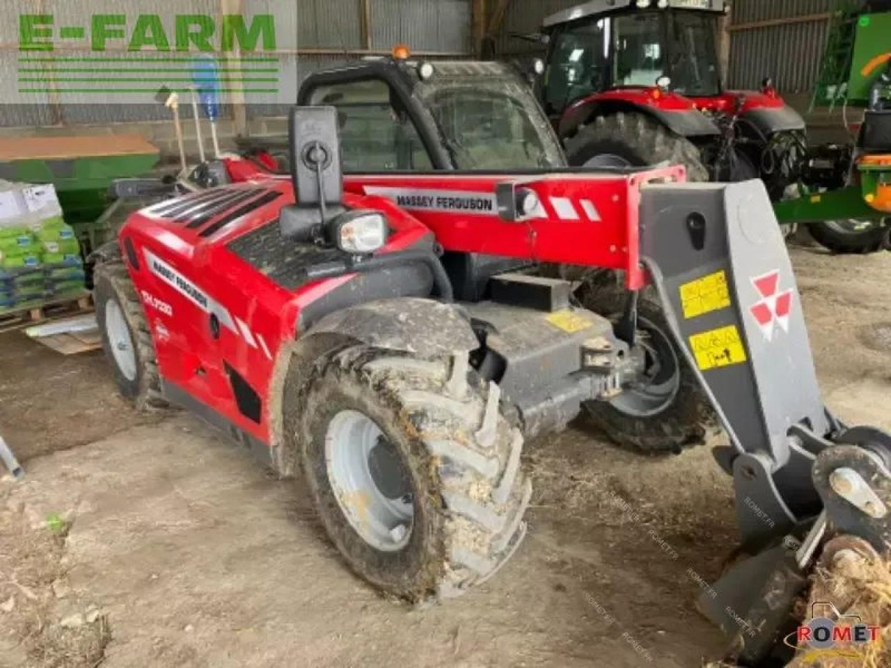 Massey Ferguson th7030 lp - Телескопски ракувач: слика 1 Massey Ferguson th7030 lp - Телескопски ракувач: слика 1
