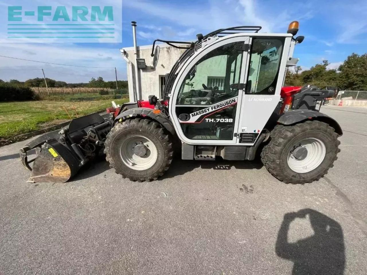 Massey Ferguson th7038 - Телескопски ракувач: слика 4 Massey Ferguson th7038 - Телескопски ракувач: слика 4