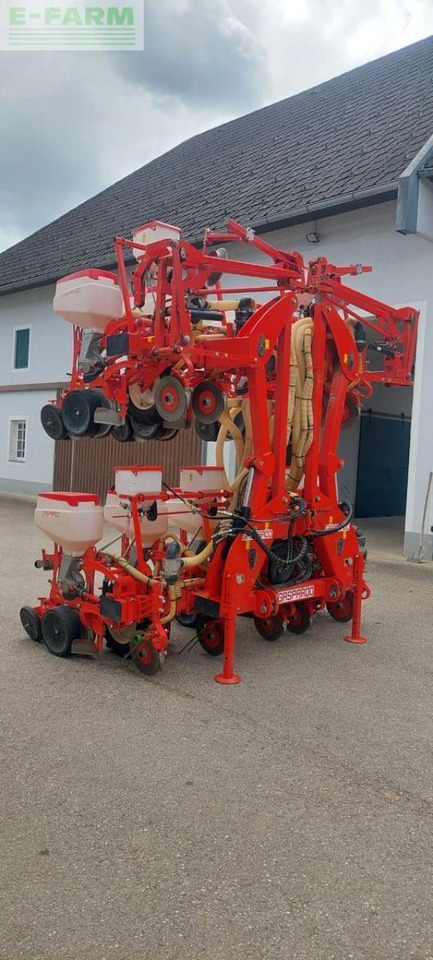 Mustang manta mtr 9-reihig mit fronttank - Прецизна машина за сеење: слика 2 Mustang manta mtr 9-reihig mit fronttank - Прецизна машина за сеење: слика 2
