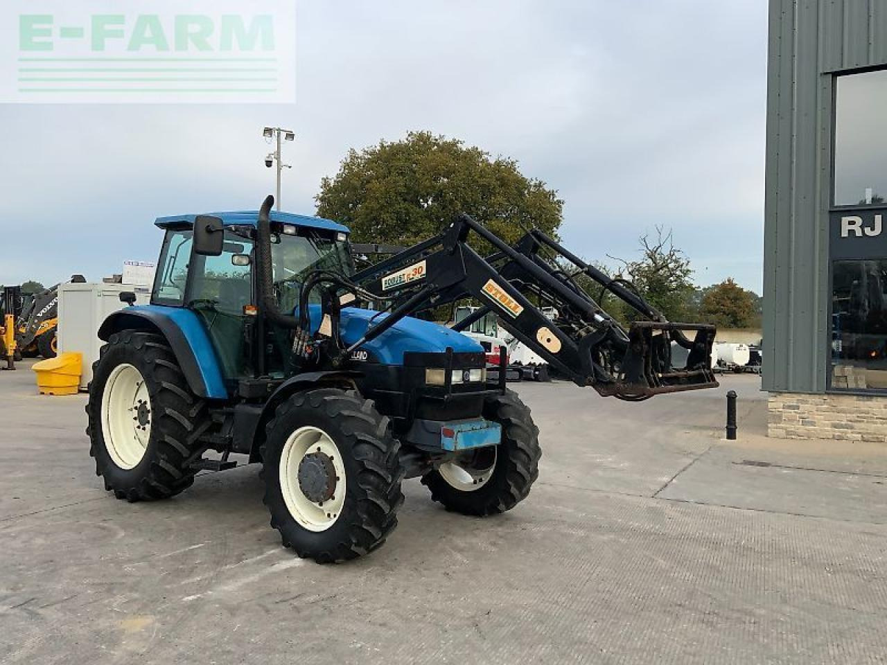 New Holland 8360 tractor (st24392) - Трактор: слика 3 New Holland 8360 tractor (st24392) - Трактор: слика 3